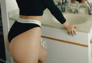 【画像】現実の女、脱がせたら大体『コレ』
