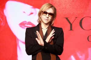 【悲報】YOSHIKI「え、このアニメの音楽X JAPANのパクリじゃね？」