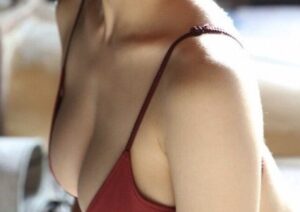 Hカップ美人女性声優、爆乳を揺らしながら踊るwwwww