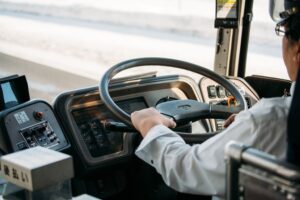 新卒でトラック運転手になったワイ、限界状態へ