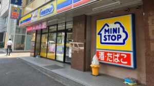 【悲報】コンビニ界最後の希望ミニストップさん、ミニやらかす