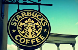 【悲報】スタバ、「デスクトップPC」持ち込み禁止へｗｗｗｗｗｗｗ