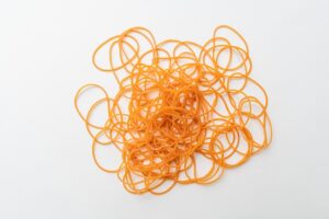 【緊急】アソコに輪ゴム巻き付けたら輪ゴム取れなくなった、誰か助けてくれ