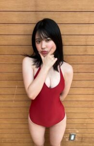 【画像】19歳のグラビアアイドルさん、お胸の血管がスゴいw