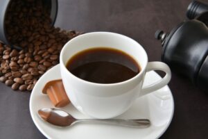 バカ「コーヒーうめーw」ワイ「ほーい」(砂糖を取り上げる)