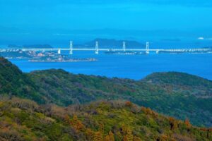 四国「人口350万人です！本州と3つの橋で繋がってます！」→