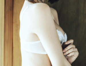 こういう確実に顔から『ピンク乳首』が想像できる女子wwwwww