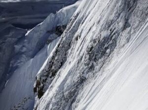 【画像】雪山登山、『死にゲー』だったwwwwwwwwww