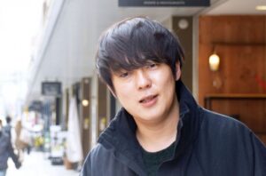 【悲報】ウーマン村本、刺されて病院に搬送
