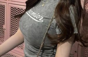 香港の女子高生、ピンク色の乳首がえっちすぎるwwwww