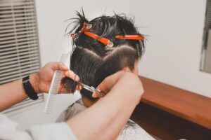 陽キャ「体育祭があるのでかっこよくしてください」美容師「おかのした」