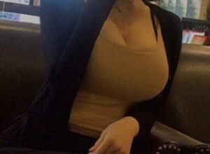 【動画】女子高生がピンク乳輪にピアスを空ける動画、えっち