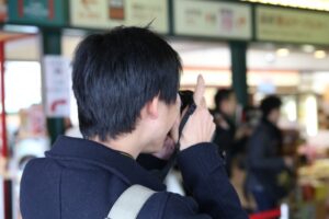 【画像】撮り鉄さん、とうとう出禁にされてしまう