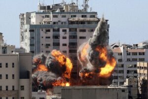 【画像】イスラエル人、ガザの空爆を見て心苦しさを感じる😭