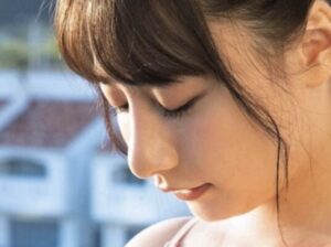 【画像】グラドル、斬新な谷間の魅せ方を習得してしまうwwwwww
