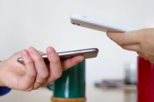 デリヘルで来た腋のくっせぇババァとのLINE交換に成功した！
