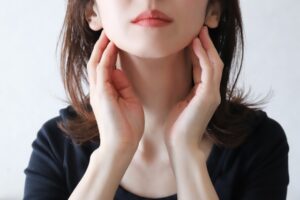 【画像】人気の顎下脂肪吸引をした女さん、垢抜け美女になる