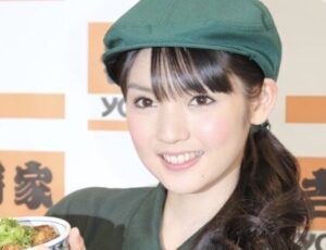 【画像】道重さゆみさんの華奢おっぱいが揺れた瞬間wwwwwwwwww