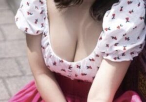 【悲報】松下由樹とかいう『超巨乳』wwwwwwwwwwwww