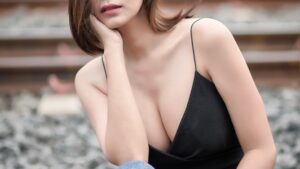 【画像】エッチなお姉さん（20）葬式で出会った親戚の少年（12）とヤリまくって終了