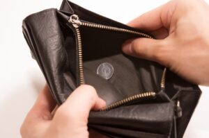 【悲報】ワイ、ピンサロで金だけ取られて涙の帰宅
