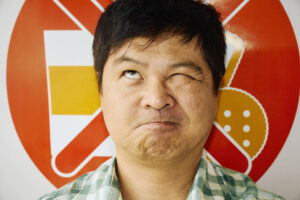 【悲報】山崎邦正、ダウンタウンを裏切る