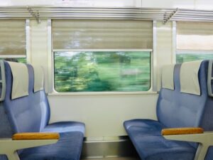 電車のマナー知らんのだけど、これ俺が悪いのか？