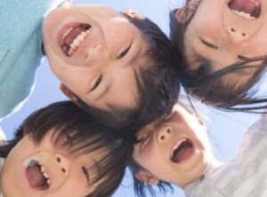 【悲報】子供の値段、1人あたり50万円だと判明する