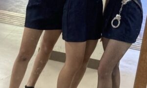 【画像】女子高生、文化祭でエッロすぎるコスプレを披露wwwwwww