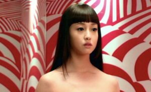 【悲報】素人の配信に映り込んだ沢尻エリカ、しっかりエチエチで草www