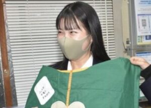 【画像】女子高生『女性にAED使う時は必ずこれを被せて』←面倒すぎるだろwwwwww