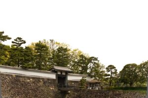 【悲報】天皇ご一家、生活費を盗まれる