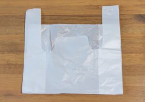 店員「レジ袋どうしますか？」ワイ「いいです」店員「いるって事ですか？（イラッ）」