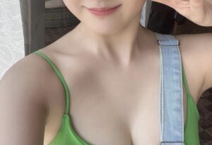 【画像】アイドルさんの私服、何かとは言わんがデカい