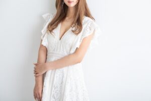 貧乳と下品なレベルのでっかいおっぱいどっちが好き？