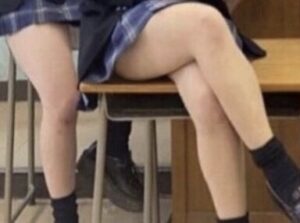 【画像】中出しの快楽に抵抗できなった女子高生の3ヶ月後がこちら
