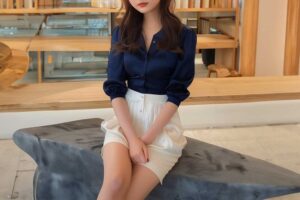 【画像】女の子「脚が太いからミニスカ履けない！😣」