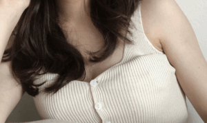 【画像】テニスのボールガールさん、試合中にメスの顔になってしまうwwww