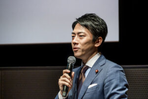 前農水相「調子乗るな！お前なんか嫌いだ」小泉進次郎「ご飯連れてってくださいよｗ」