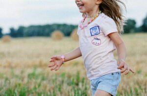 【画像】可愛いかった女の子、変わり果てた姿で見つかる