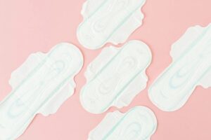 ヨッメ「ついでにドライレでナプキン買ってきて」ワイ「はい…」
