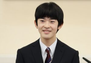【画像】お前ら「ねンだわ！ねンだわ！w」ワイ「…(悠仁様が女子と仲良くしてる画像を貼る)」