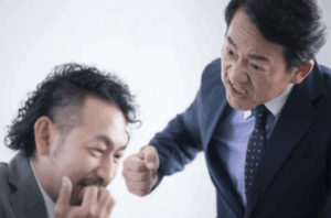 【画像】34歳の弟とガチ喧嘩したんだがどっちが悪いか判定してくれ。
