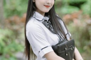 【画像】JKさん、卒業式を終えていきなりギャル化する