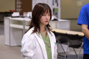 【画像】橋本環奈と佐々木希の喪服、神々しさが限界突破ｗｗｗｗｗｗｗ