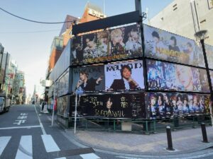 【画像】ホスト「看板にNo.1って書けなくなったな…せや！」