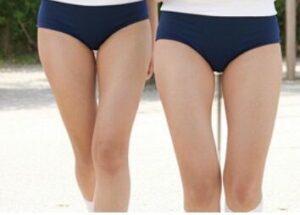 【画像】ジュニアアイドルさん、太ももを9割出してしまう