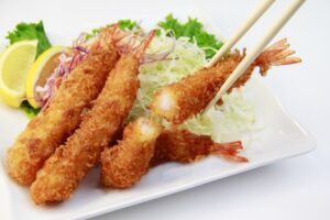【画像】名古屋のエビフライ、お前らの想像の１．５倍はデカい