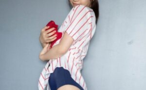 【画像】女「あれ？ユニフォームの下にこれ着ればいんじゃね？ｗ」ﾊﾟｼｬ
