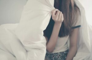 【悲報】ワイの彼女が知らない男に寝取られかけた話聞いてクレメンス。